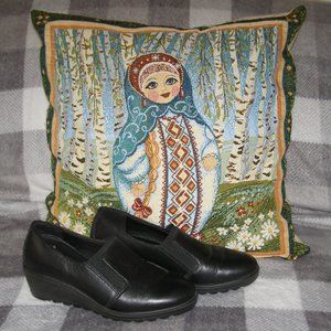 Flexus size 7.5 Euro 38 Black Leather Wedge shoes